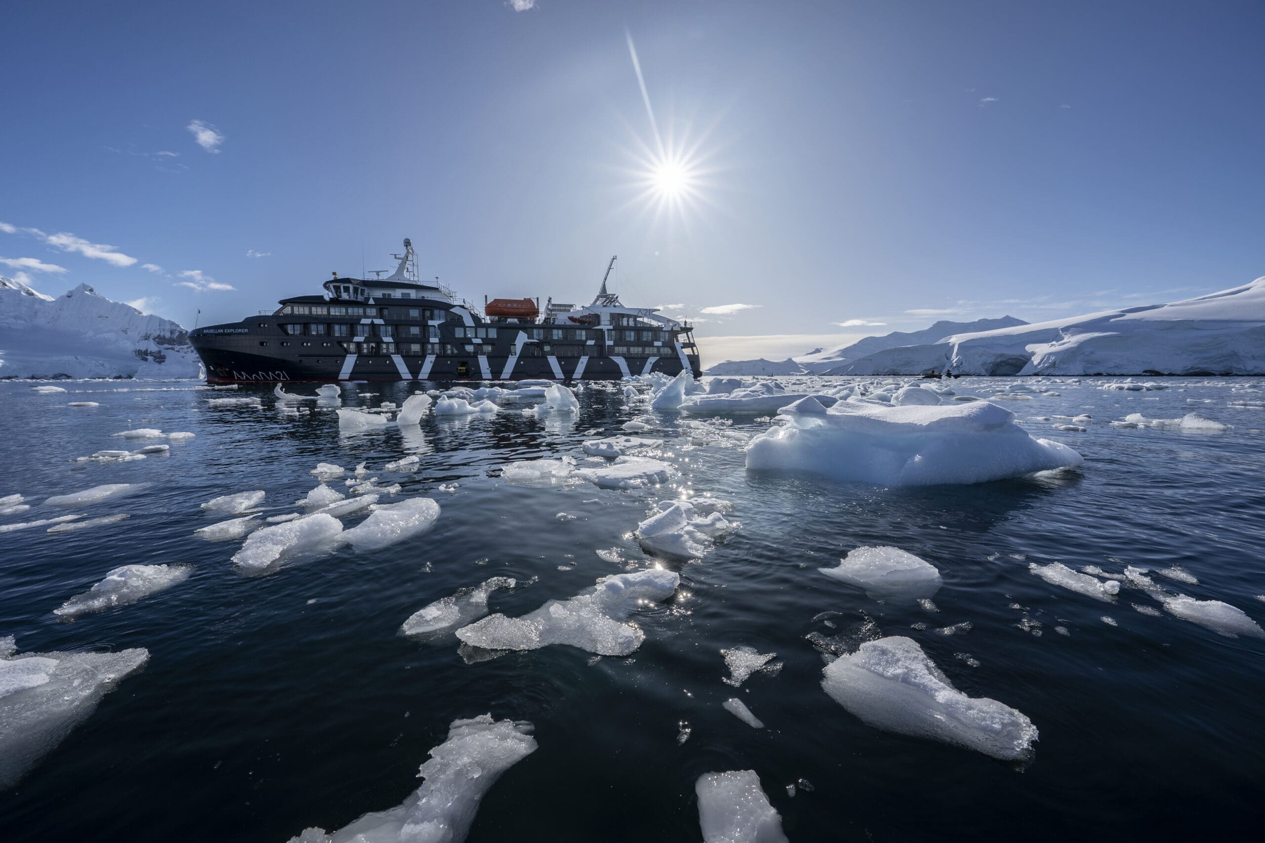 A21_FineArt_MAG25-SE_2022-23_Veronica_IbanezR_DSC4249 Antarctica cruise by IBG Travel